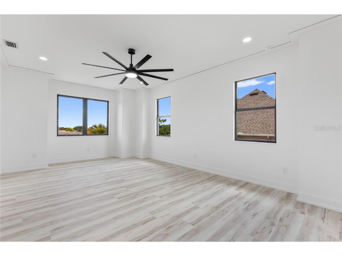 2121 Bayou Grande Boulevard NE Saint Petersburg FL 33703 U8253104 image41