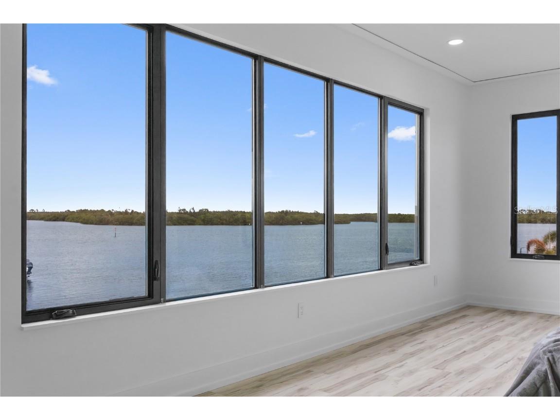 2121 Bayou Grande Boulevard NE Saint Petersburg FL 33703 U8253104 image45