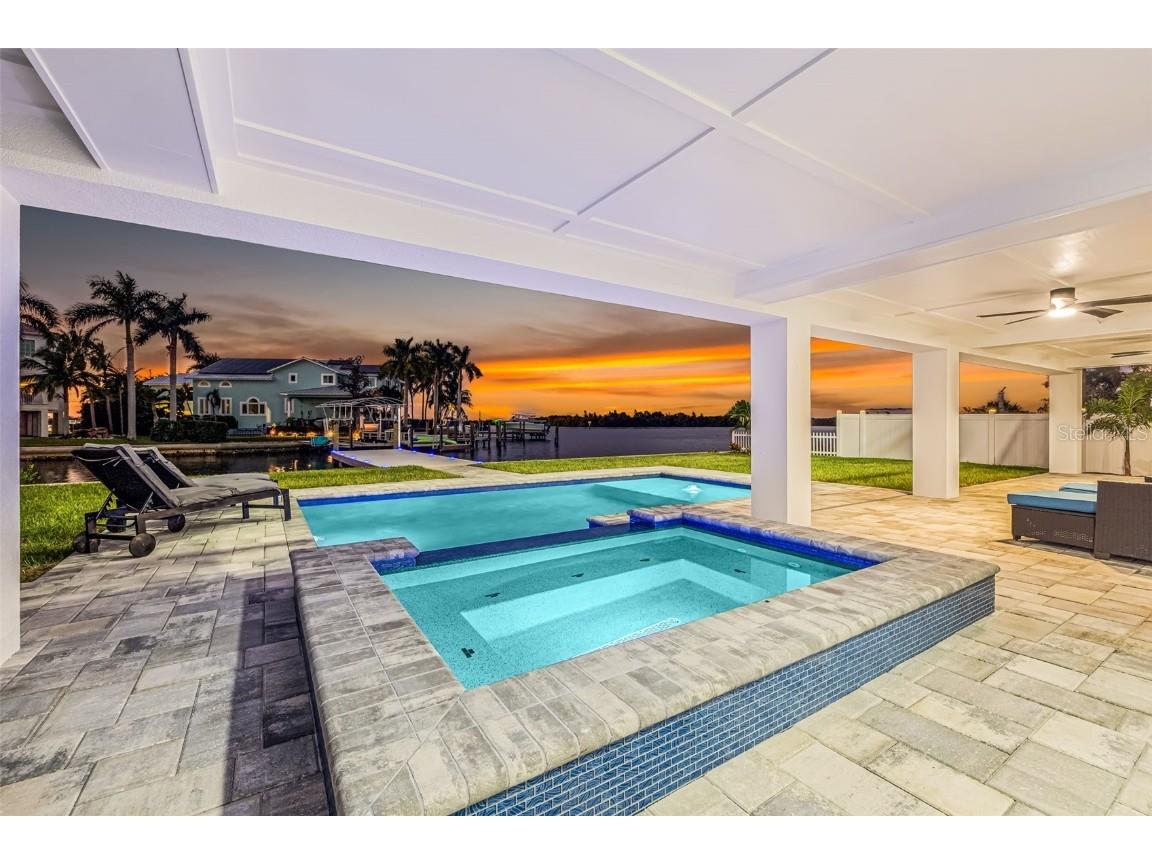 2121 Bayou Grande Boulevard NE Saint Petersburg FL 33703 U8253104 image60