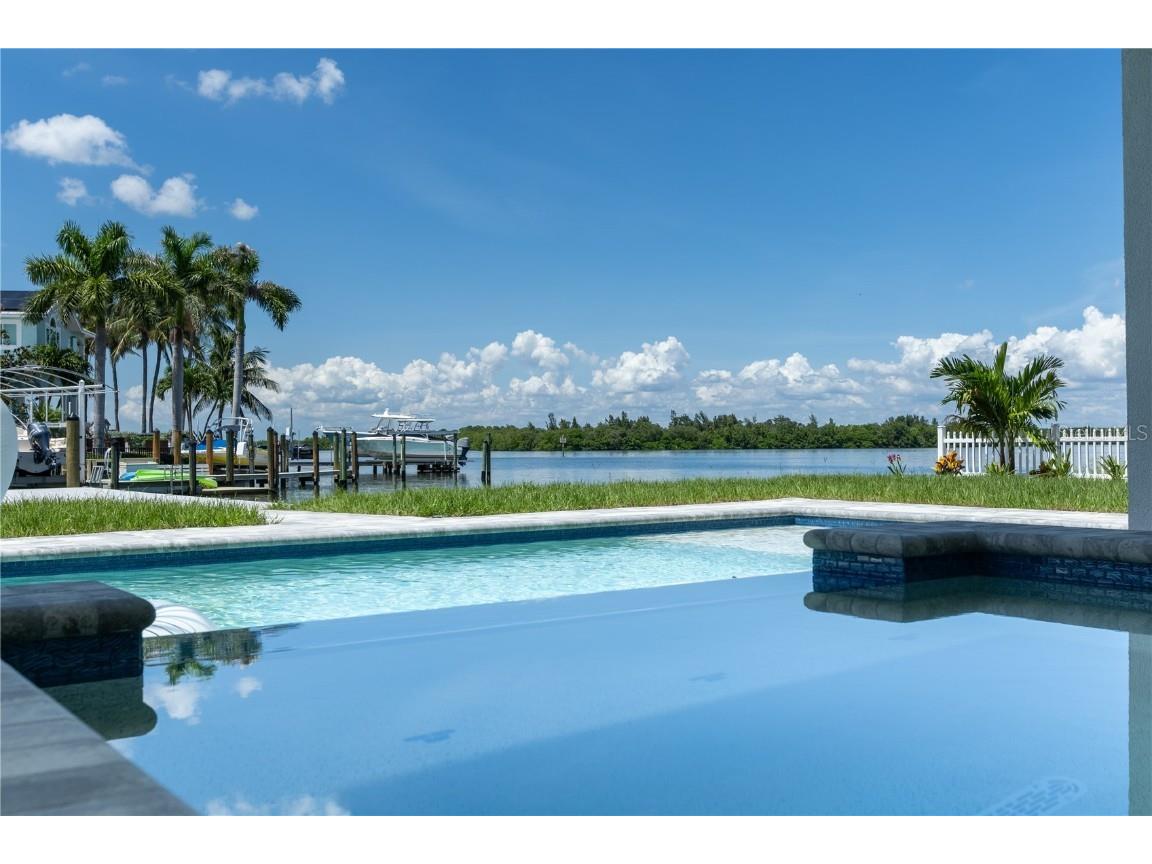 2121 Bayou Grande Boulevard NE Saint Petersburg FL 33703 U8253104 image67