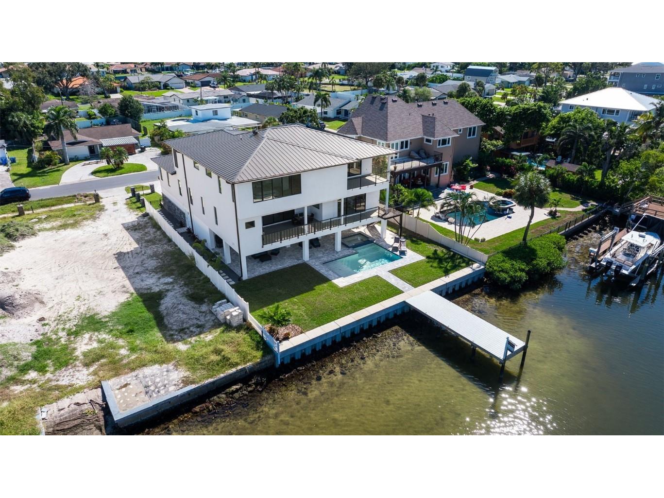 2121 Bayou Grande Boulevard NE Saint Petersburg FL 33703 U8253104 image72