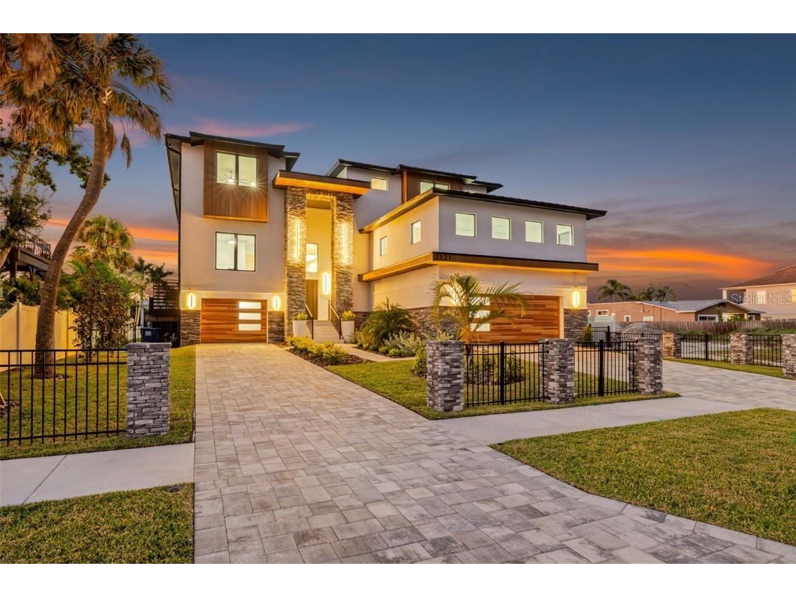 2121 Bayou Grande Boulevard NE Saint Petersburg FL 33703 U8253104 image75