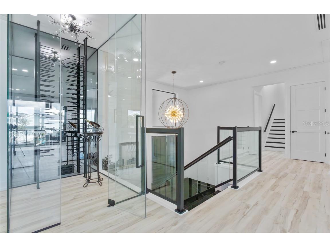 2121 Bayou Grande Boulevard NE Saint Petersburg FL 33703 U8253104 image8