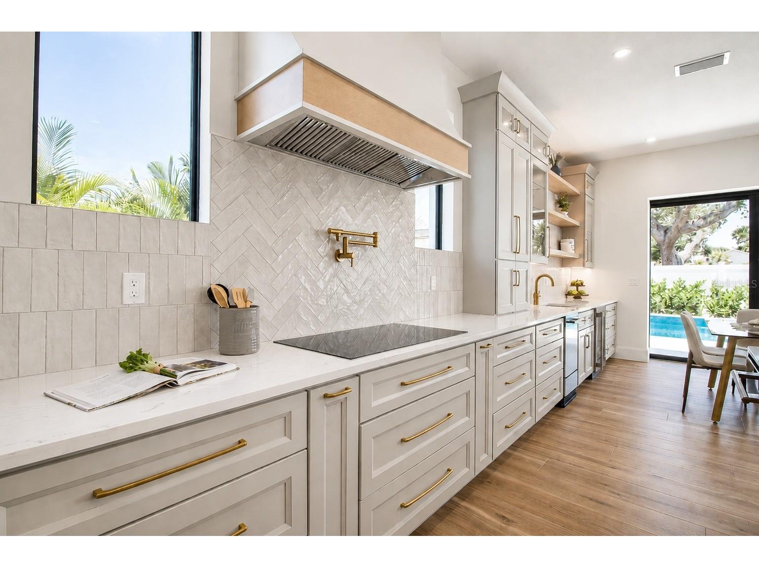 2121 Clematis Court Sarasota FL 34239 A4692569 image20