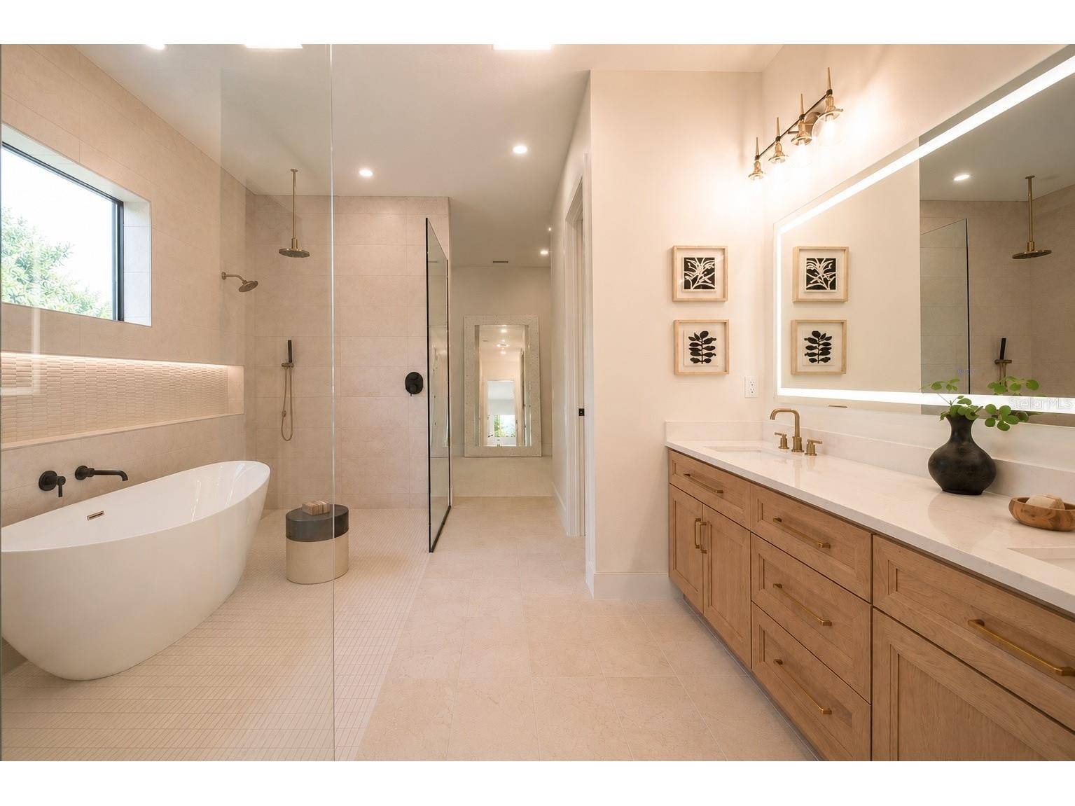 2121 Clematis Court Sarasota FL 34239 A4692569 image25