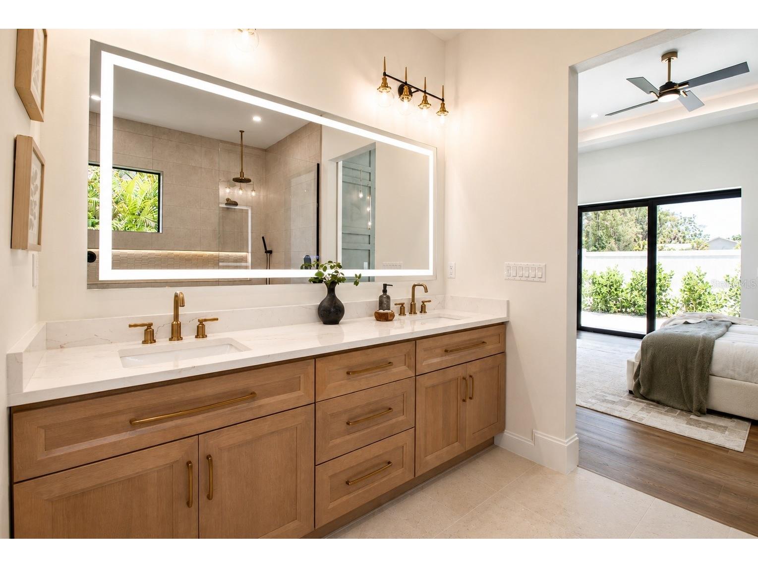 2121 Clematis Court Sarasota FL 34239 A4692569 image27