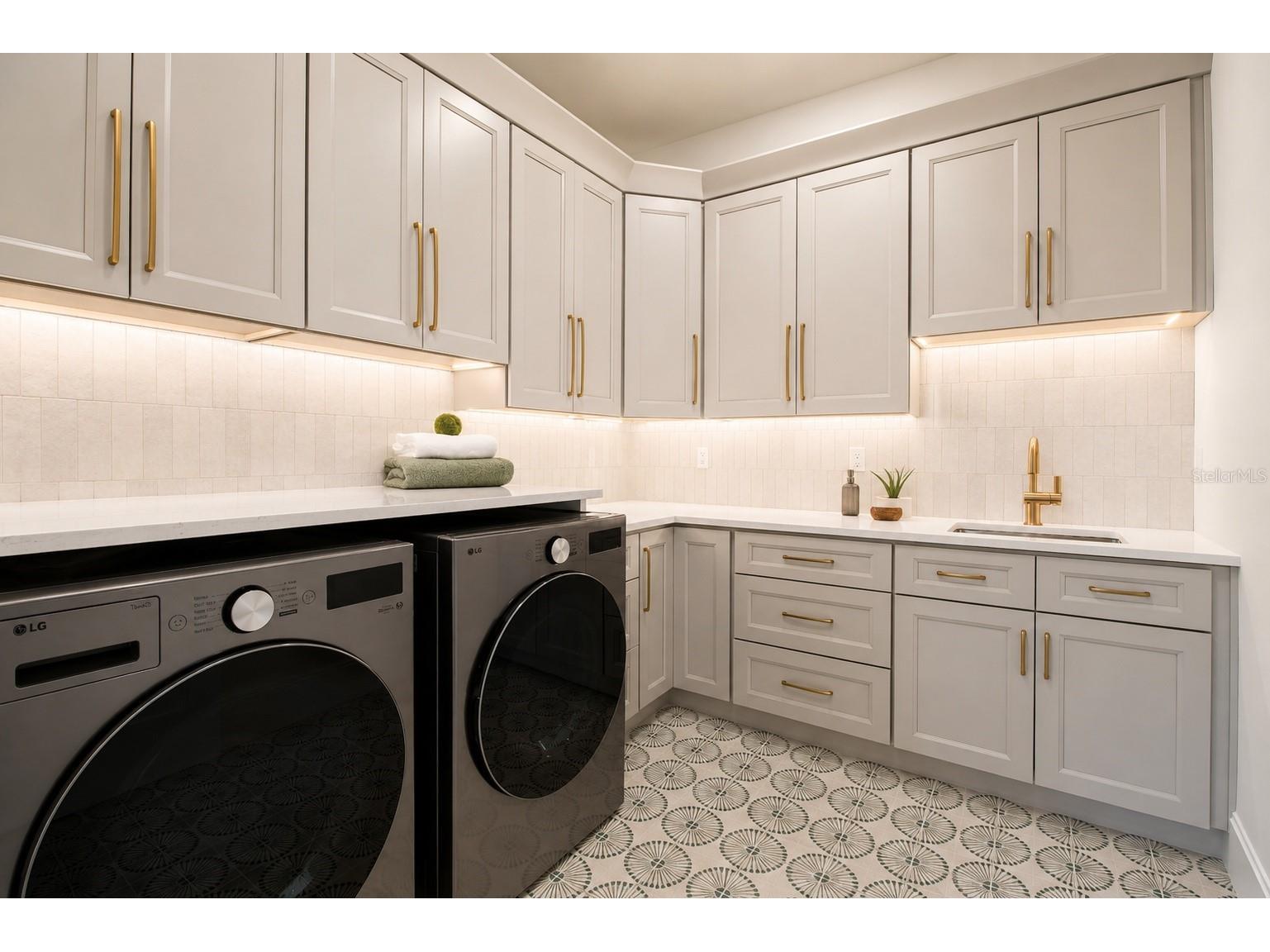 2121 Clematis Court Sarasota FL 34239 A4692569 image33