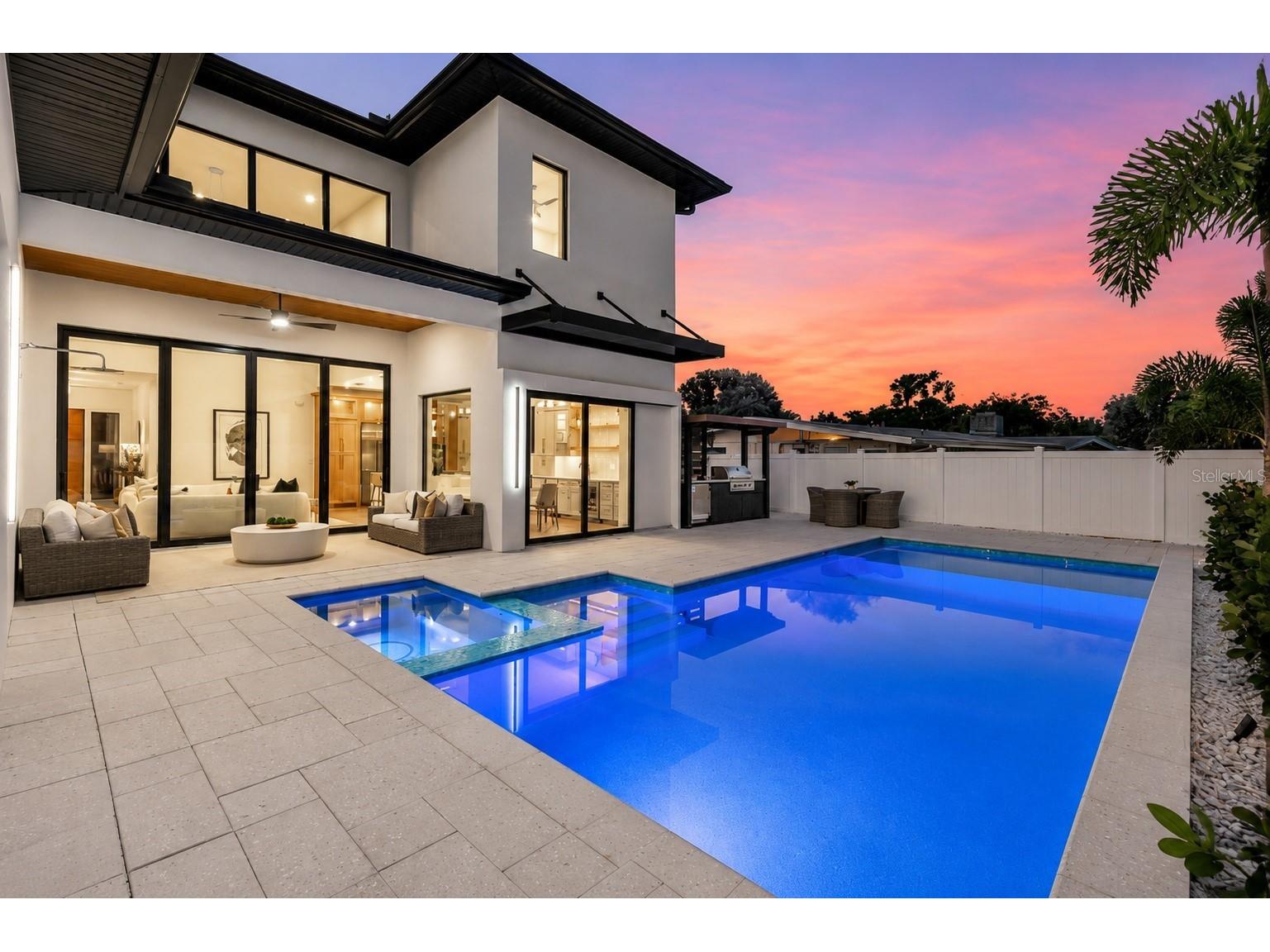 2121 Clematis Court Sarasota FL 34239 A4692569 image4