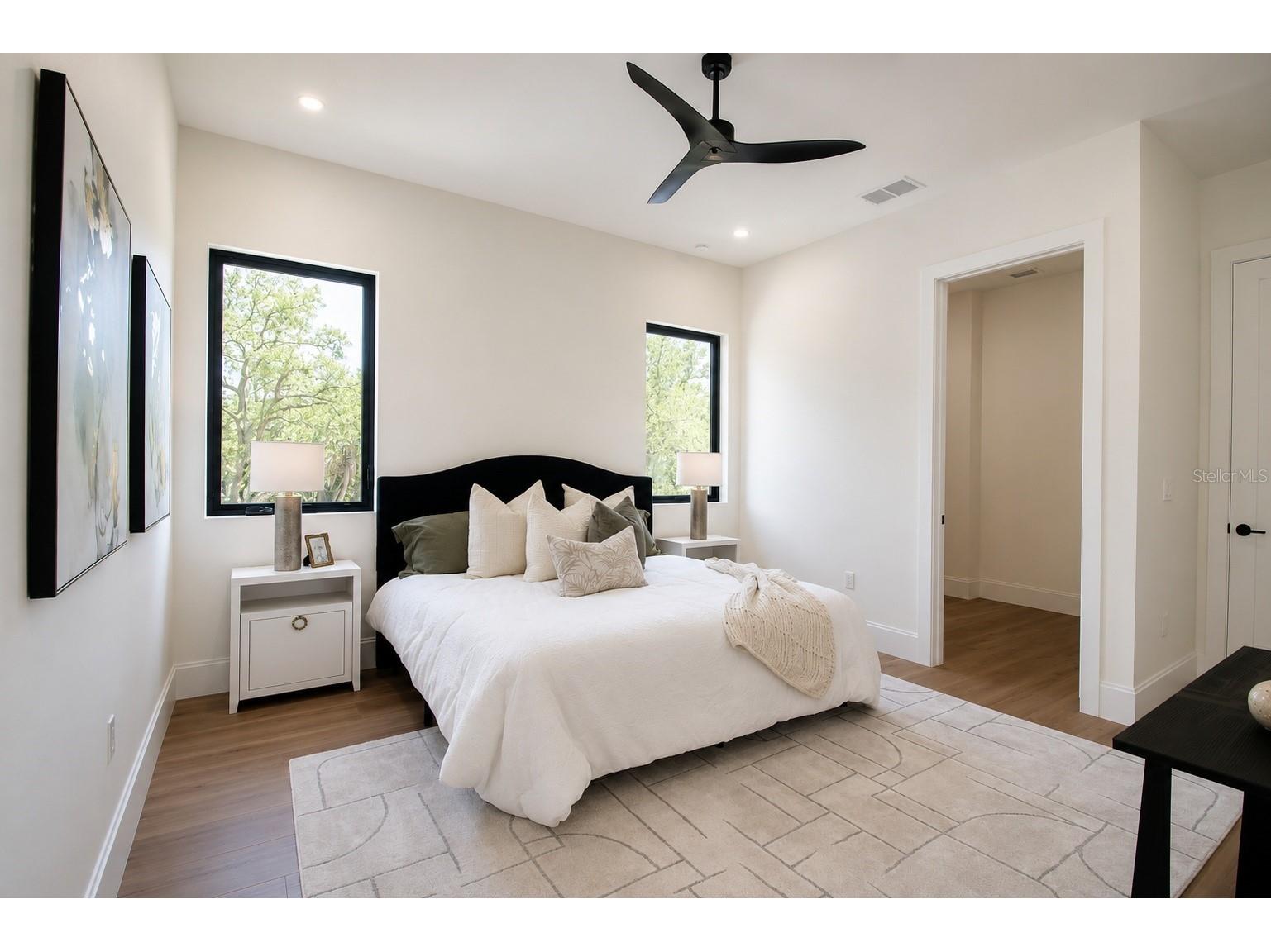 2121 Clematis Court Sarasota FL 34239 A4692569 image40