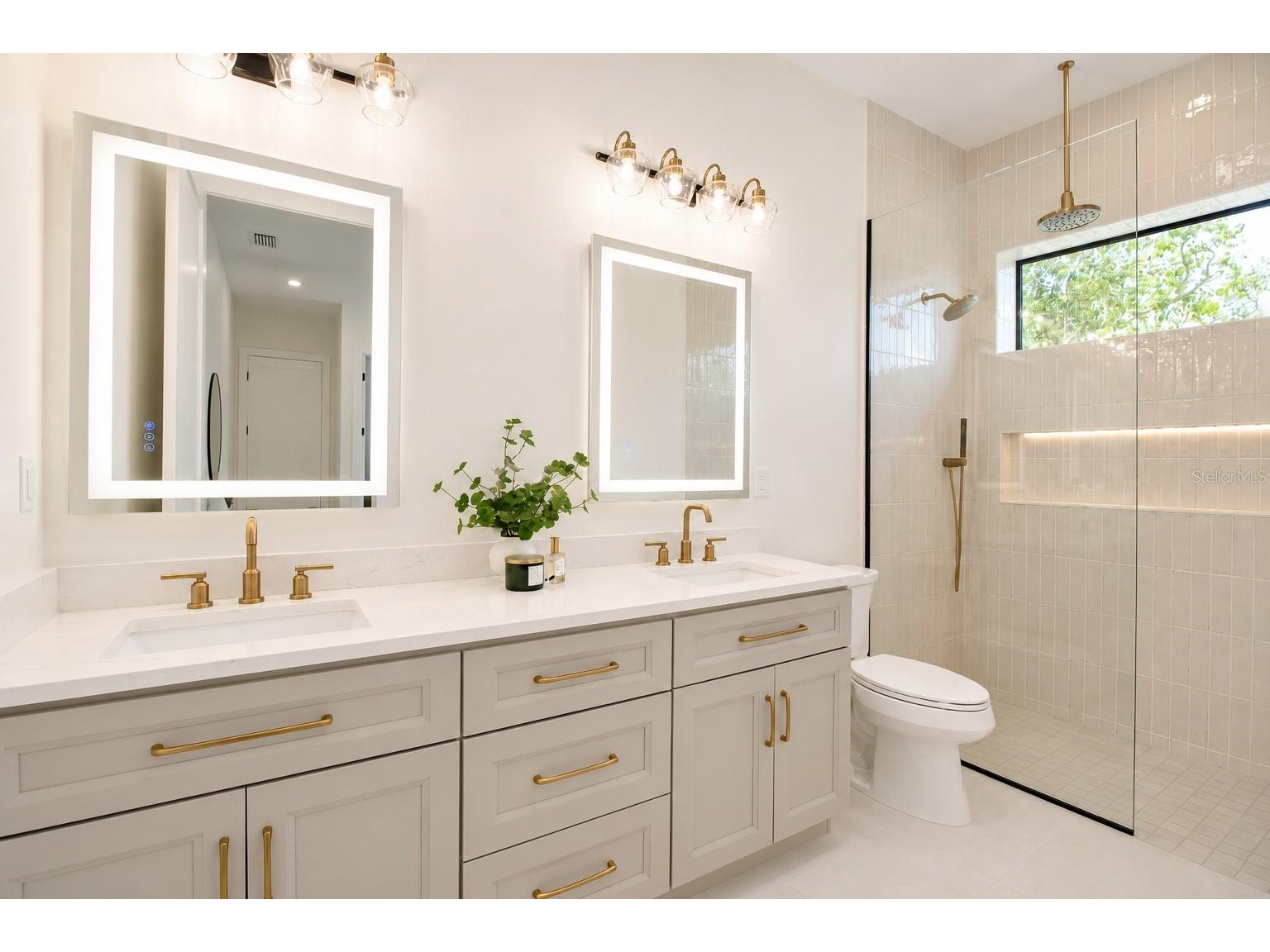 2121 Clematis Court Sarasota FL 34239 A4692569 image41