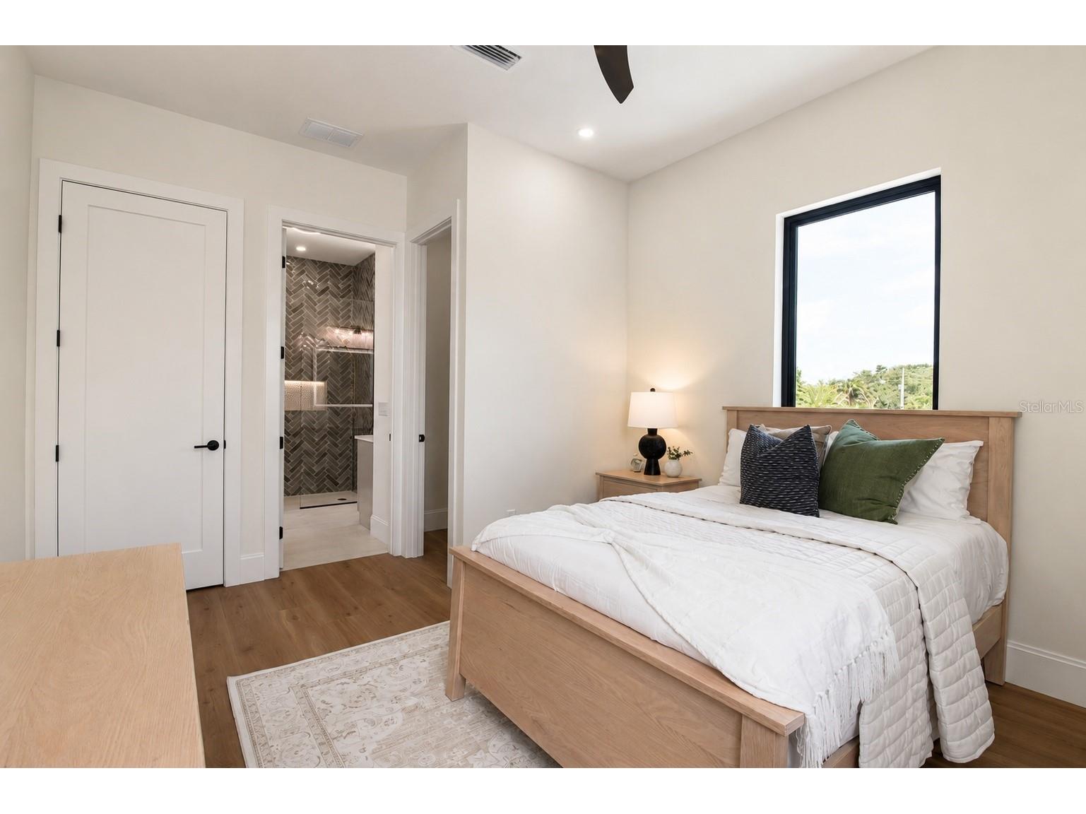 2121 Clematis Court Sarasota FL 34239 A4692569 image44