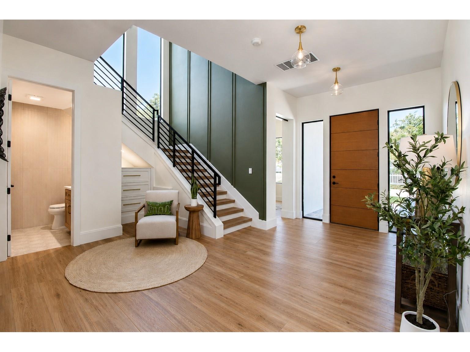 2121 Clematis Court Sarasota FL 34239 A4692569 image8