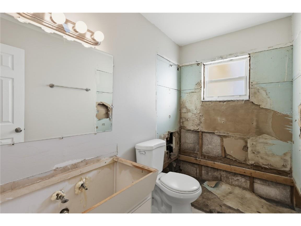 2121 Colony Melbourne FL 32935 O6366934 image24