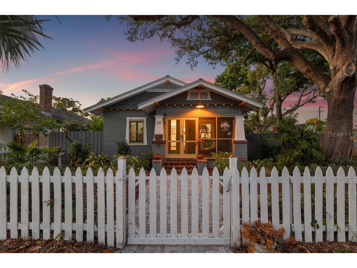 2121 Dartmouth Avenue N Saint Petersburg FL 33713 TB8377204 image1