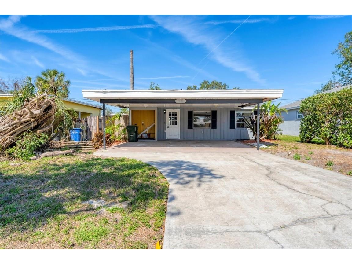 2121 Florinda Street Sarasota FL 34231 A4641419 image1