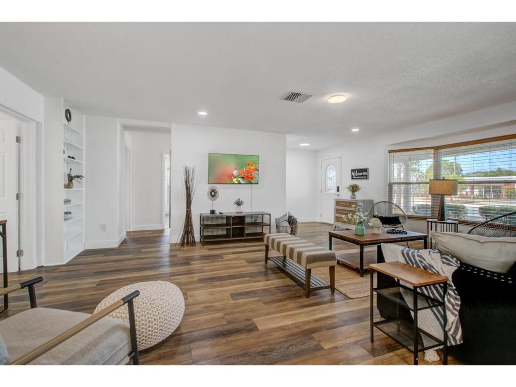 2121 Greenbriar Boulevard Clearwater FL 33763 TB8455316 image13