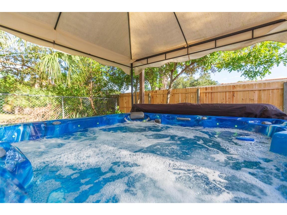 2121 Greenbriar Boulevard Clearwater FL 33763 TB8455316 image44