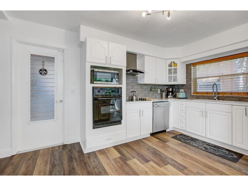 2121 Greenbriar Boulevard Clearwater FL 33763 TB8455316 image9