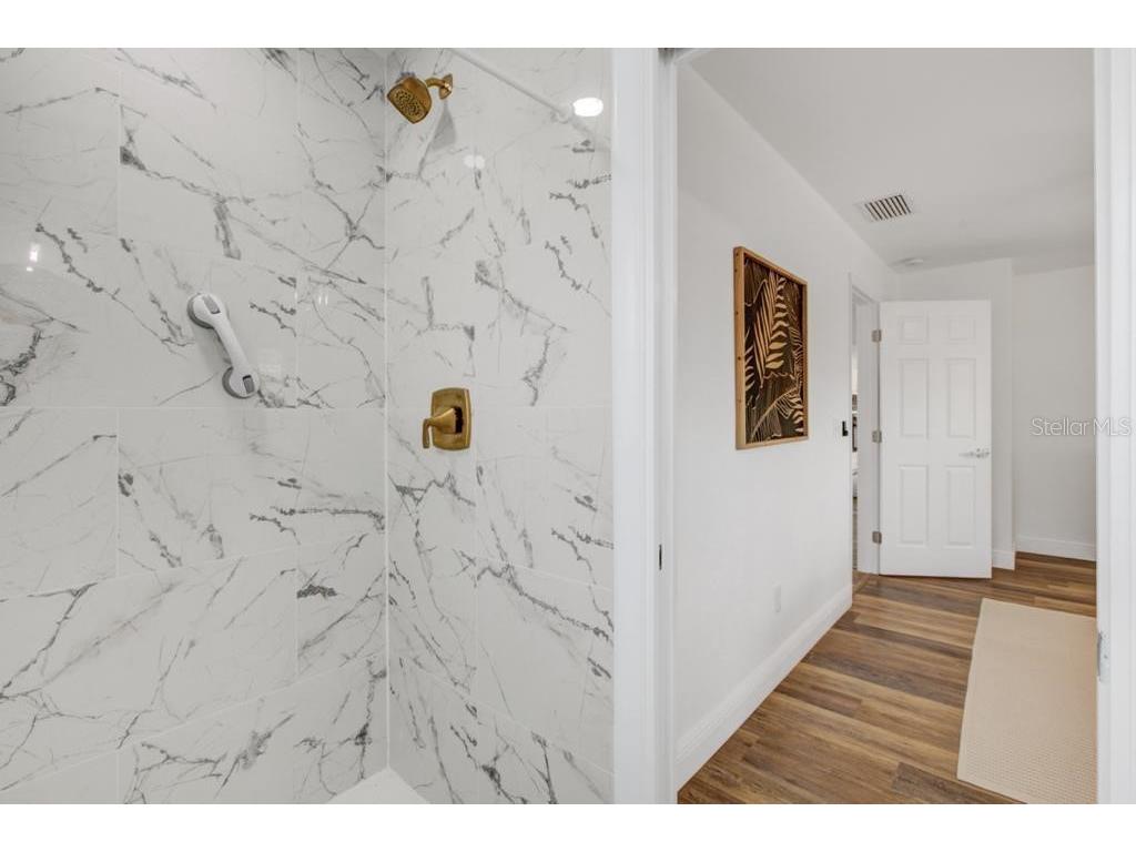 2121 Greenbriar Boulevard Clearwater FL 33763 TB8478923 image25