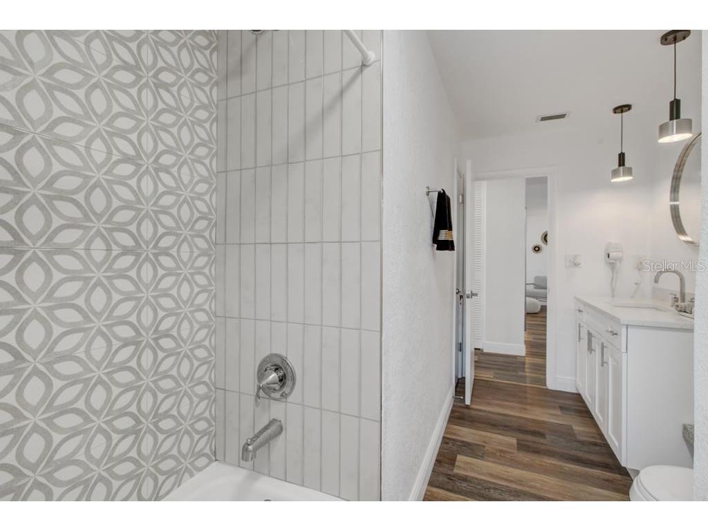 2121 Greenbriar Boulevard Clearwater FL 33763 TB8478923 image29