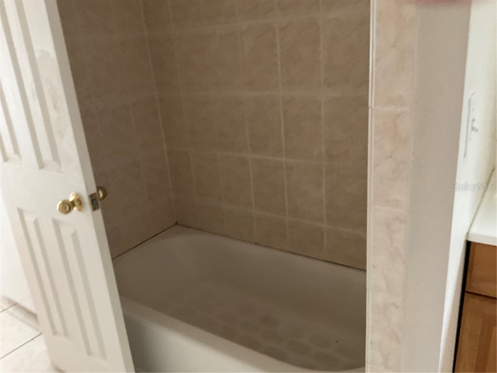 2121 Lakeview Drive Sebring FL 33870 L4954109 image5