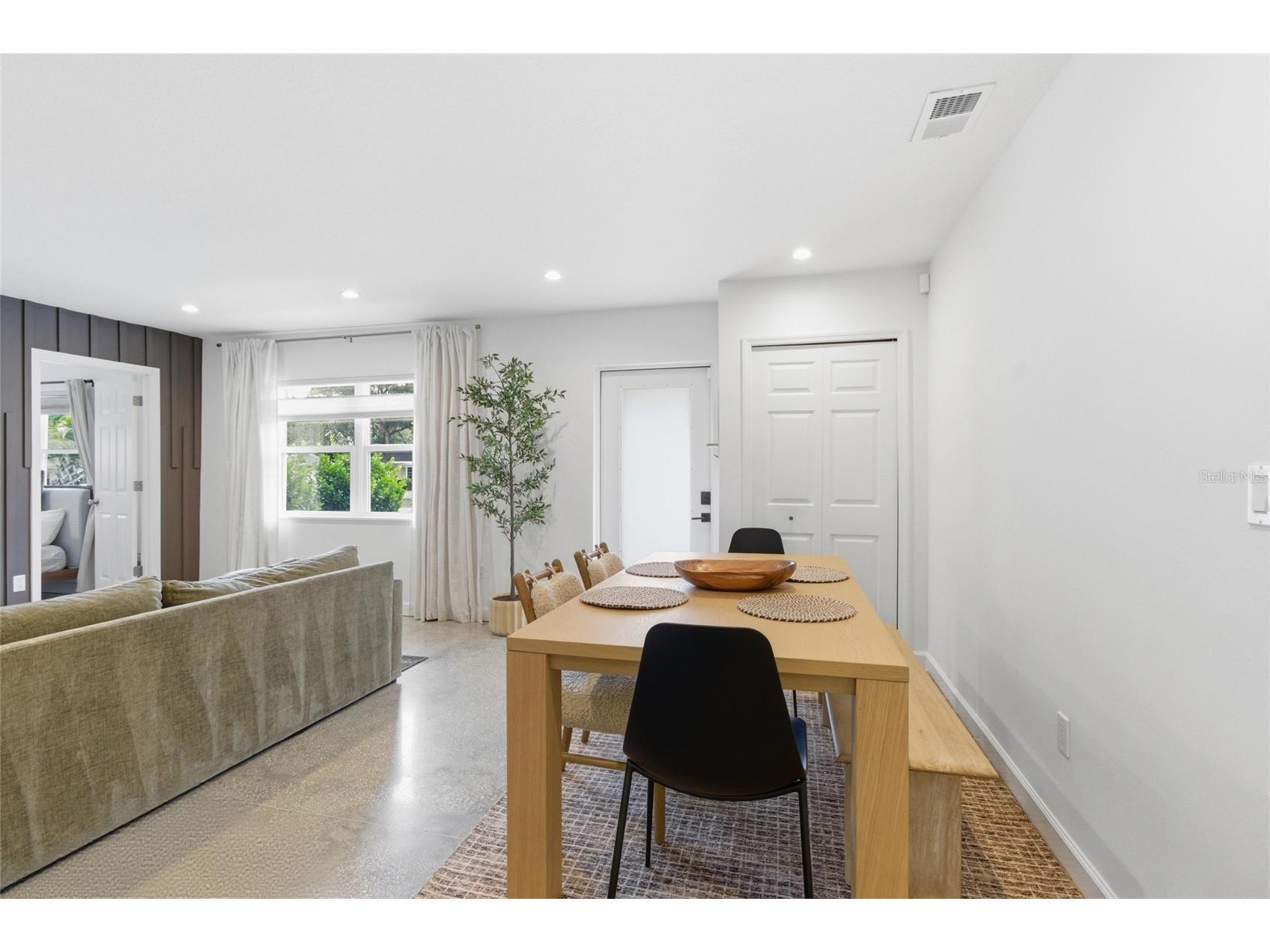 2121 Palm Terrace Sarasota FL 34231 A4684433 image12