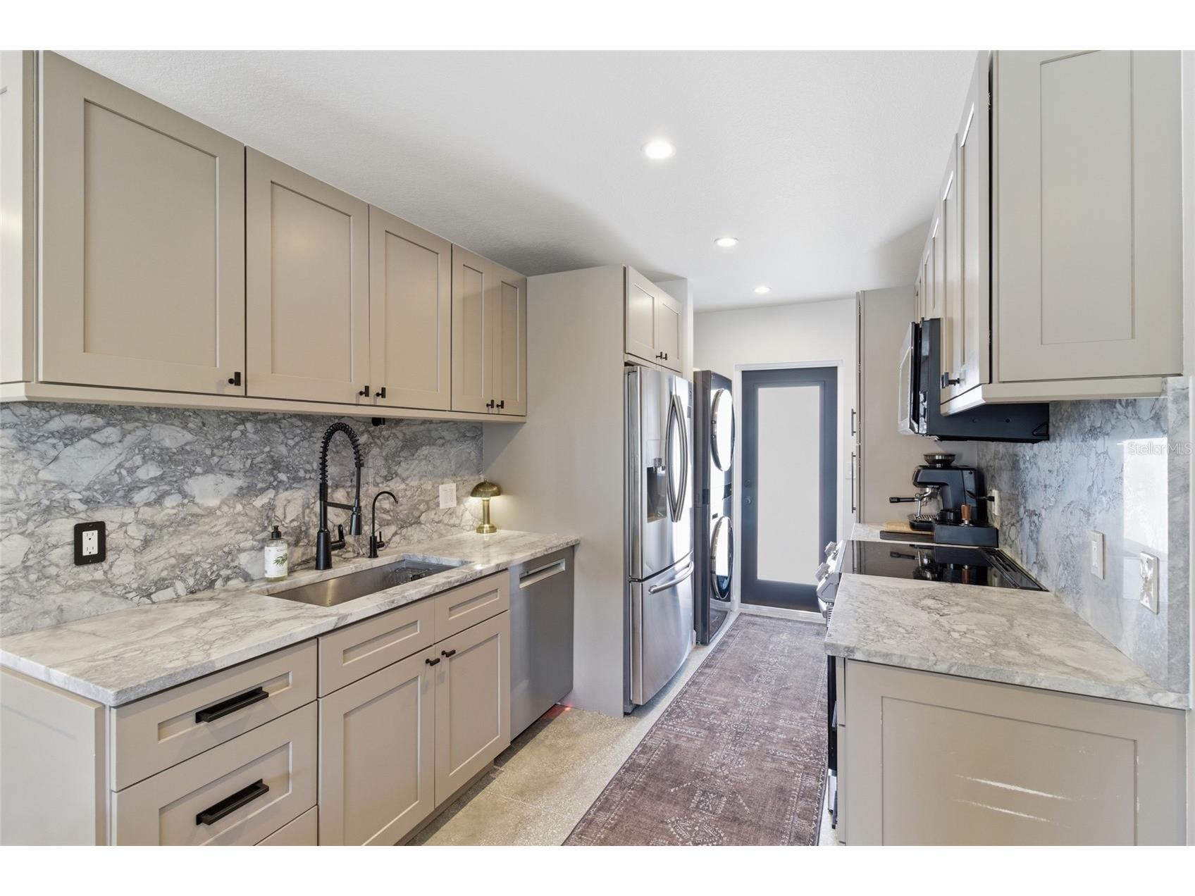 2121 Palm Terrace Sarasota FL 34231 A4684433 image14