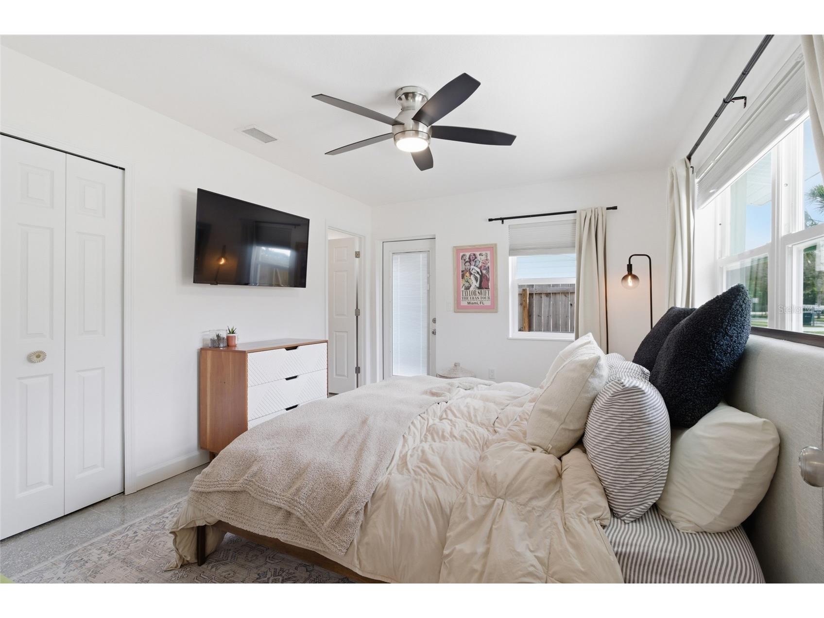 2121 Palm Terrace Sarasota FL 34231 A4684433 image18
