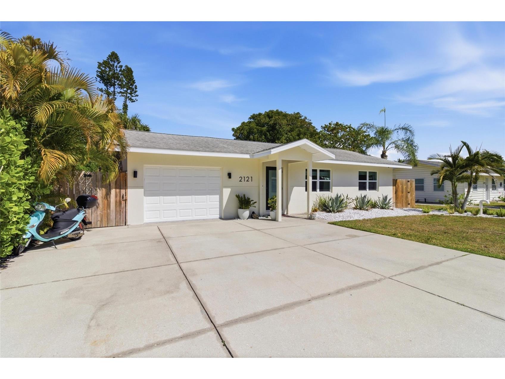 2121 Palm Terrace Sarasota FL 34231 A4684433 image2