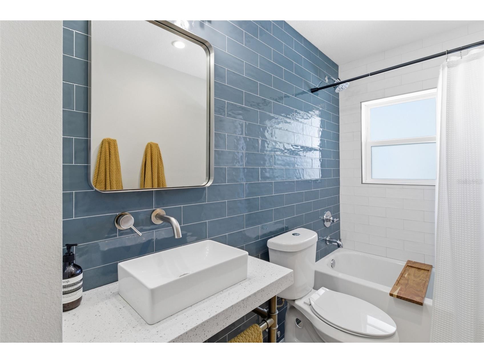 2121 Palm Terrace Sarasota FL 34231 A4684433 image27