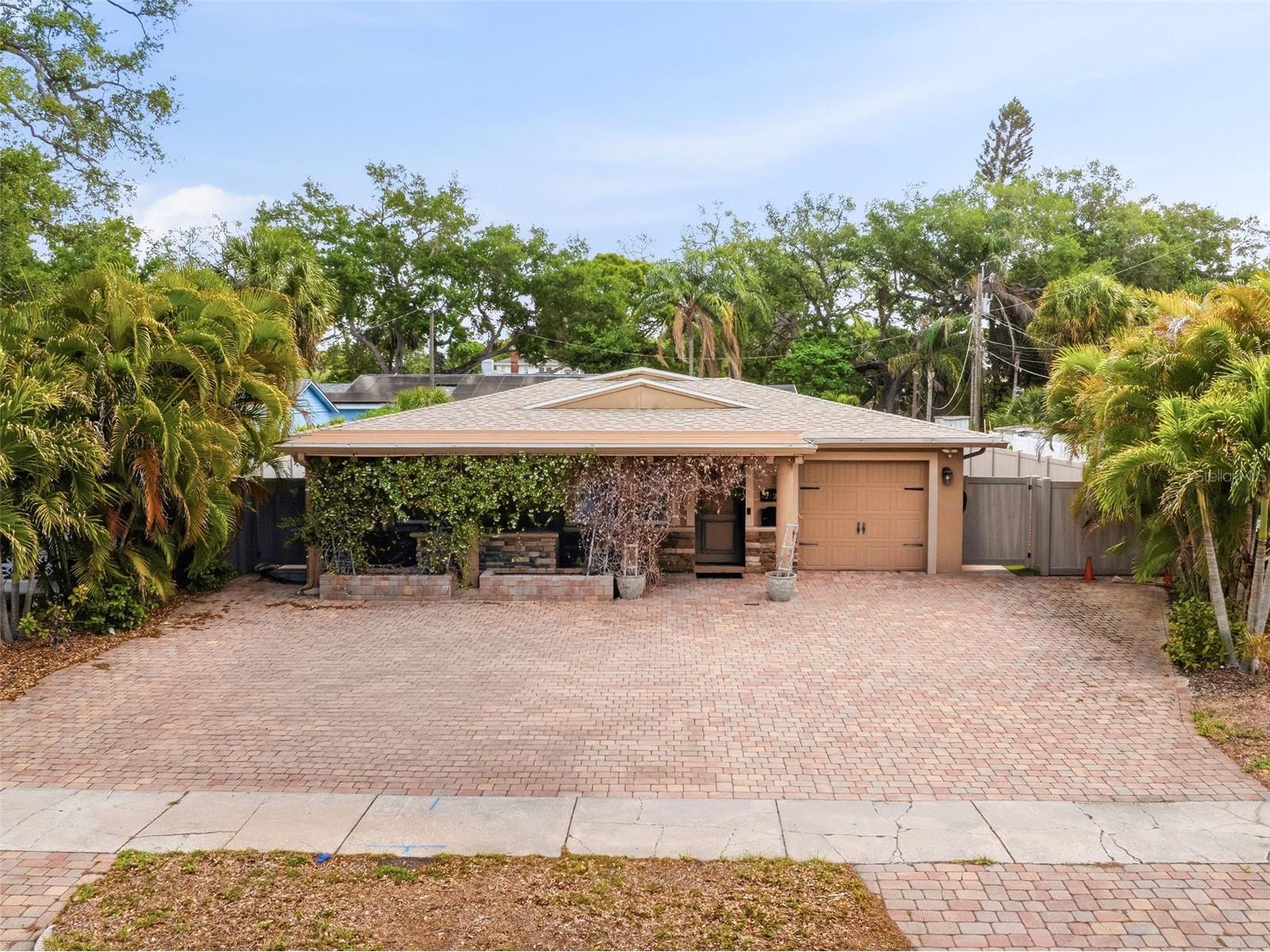 2121 Park Street N Saint Petersburg FL 33710 TB8493120 image1