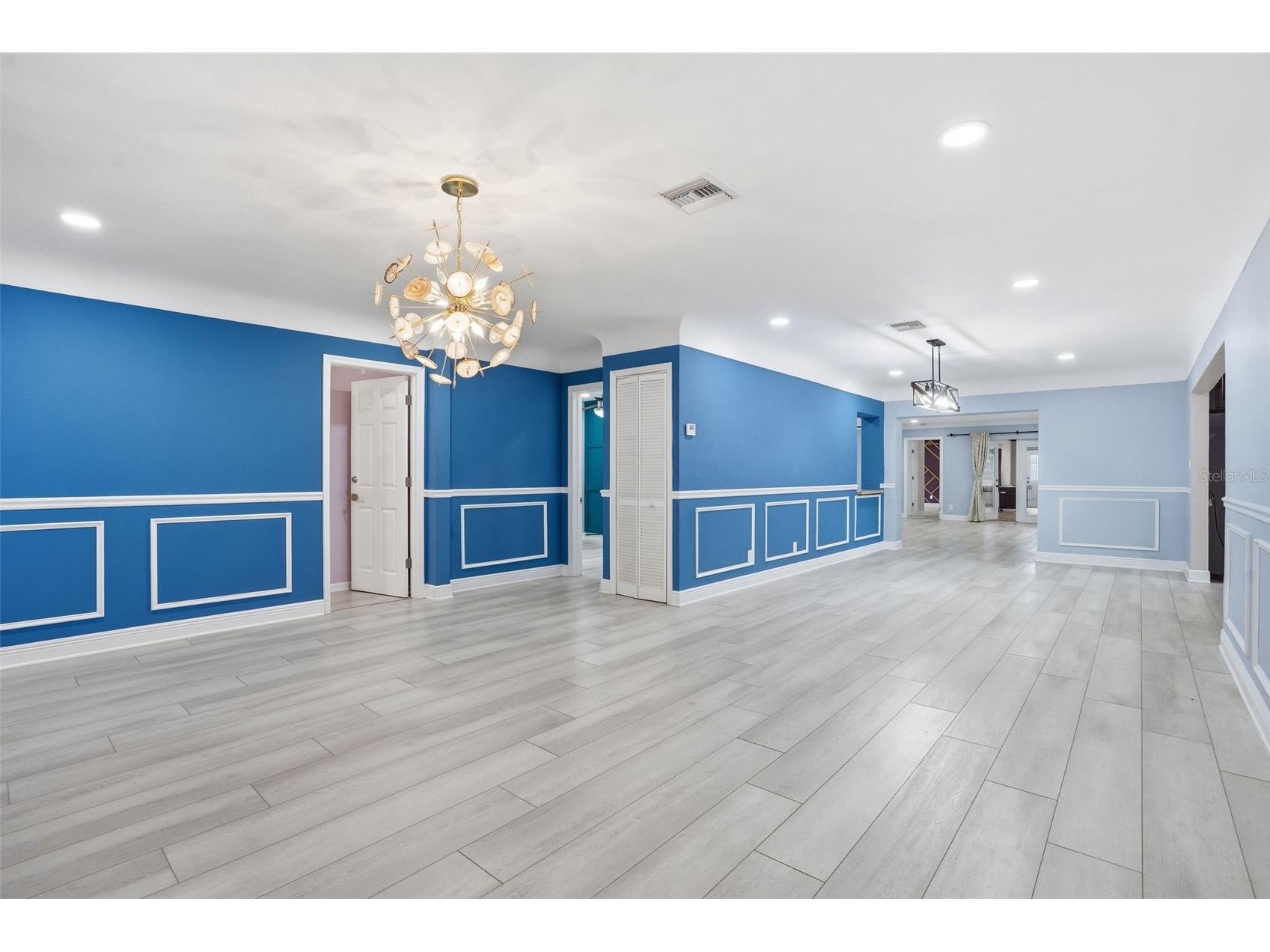 2121 Park Street N Saint Petersburg FL 33710 TB8493120 image2