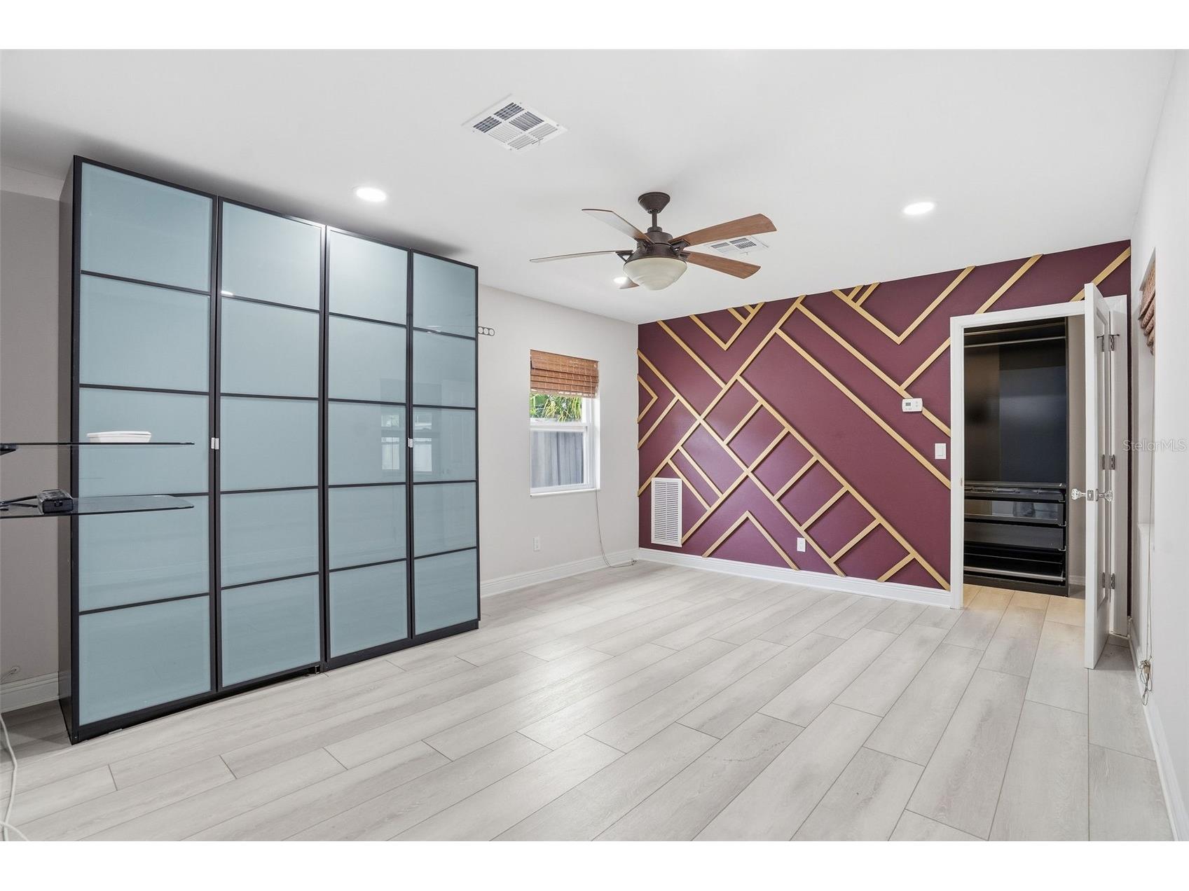 2121 Park Street N Saint Petersburg FL 33710 TB8493120 image25