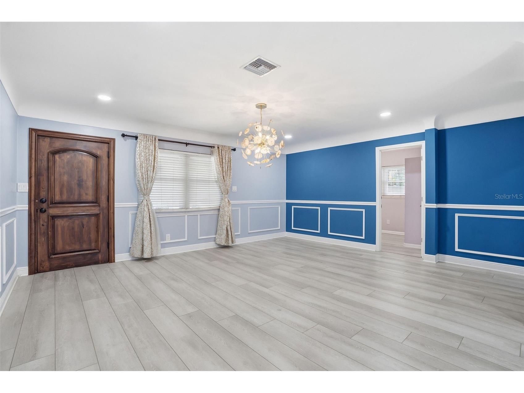 2121 Park Street N Saint Petersburg FL 33710 TB8493120 image3