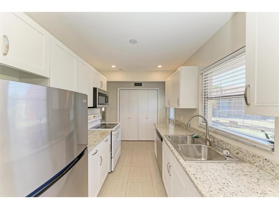 2121 Pueblo Circle #V6 Sarasota FL 34231 A4649546 image14