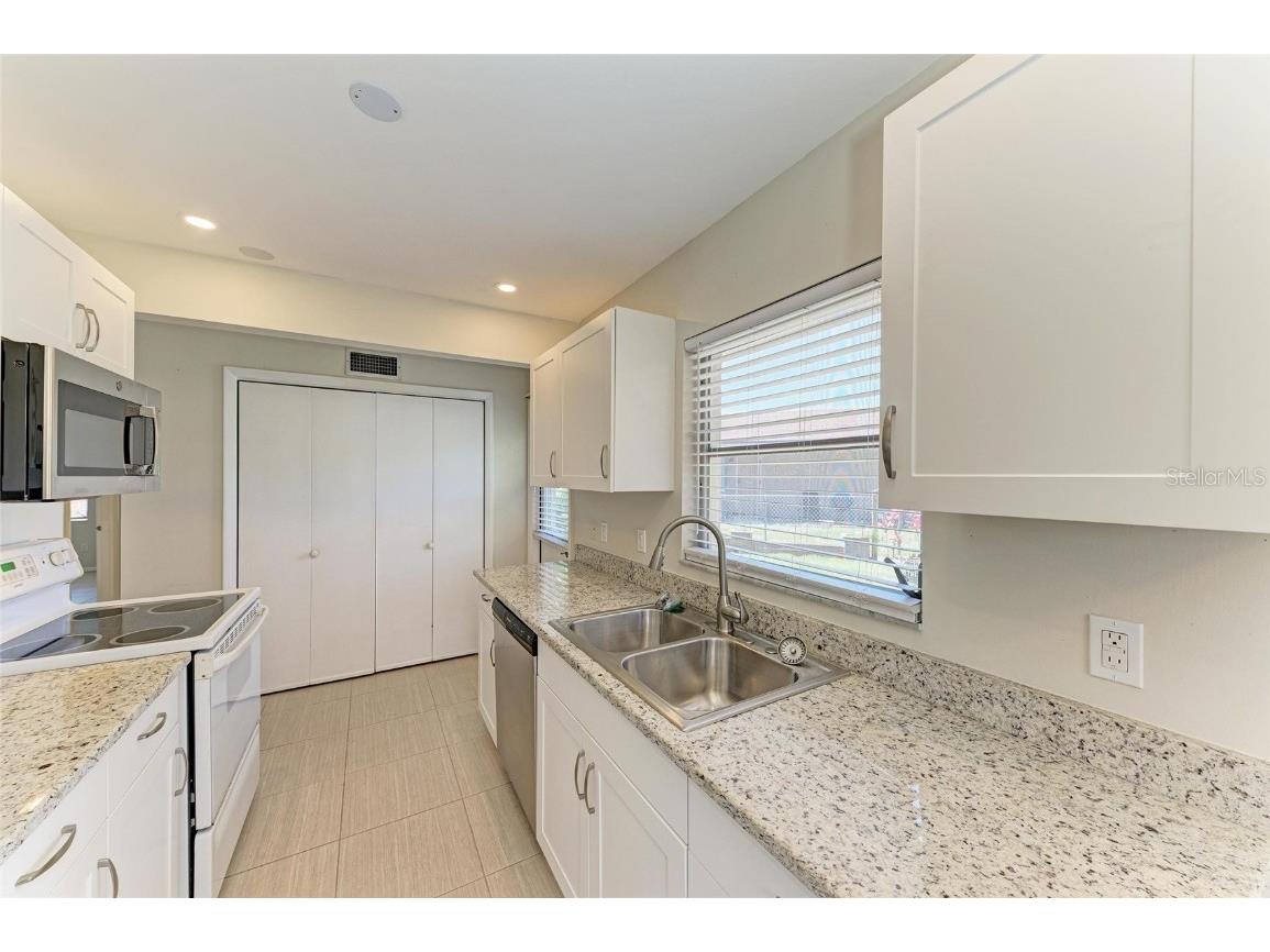 2121 Pueblo Circle #V6 Sarasota FL 34231 A4649546 image15