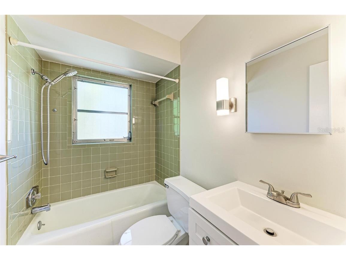 2121 Pueblo Circle #V6 Sarasota FL 34231 A4649546 image27