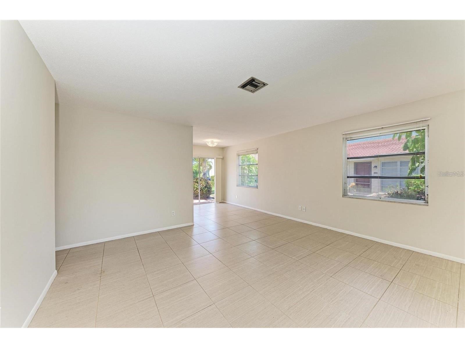 2121 Pueblo Circle #V6 Sarasota FL 34231 A4672467 image3