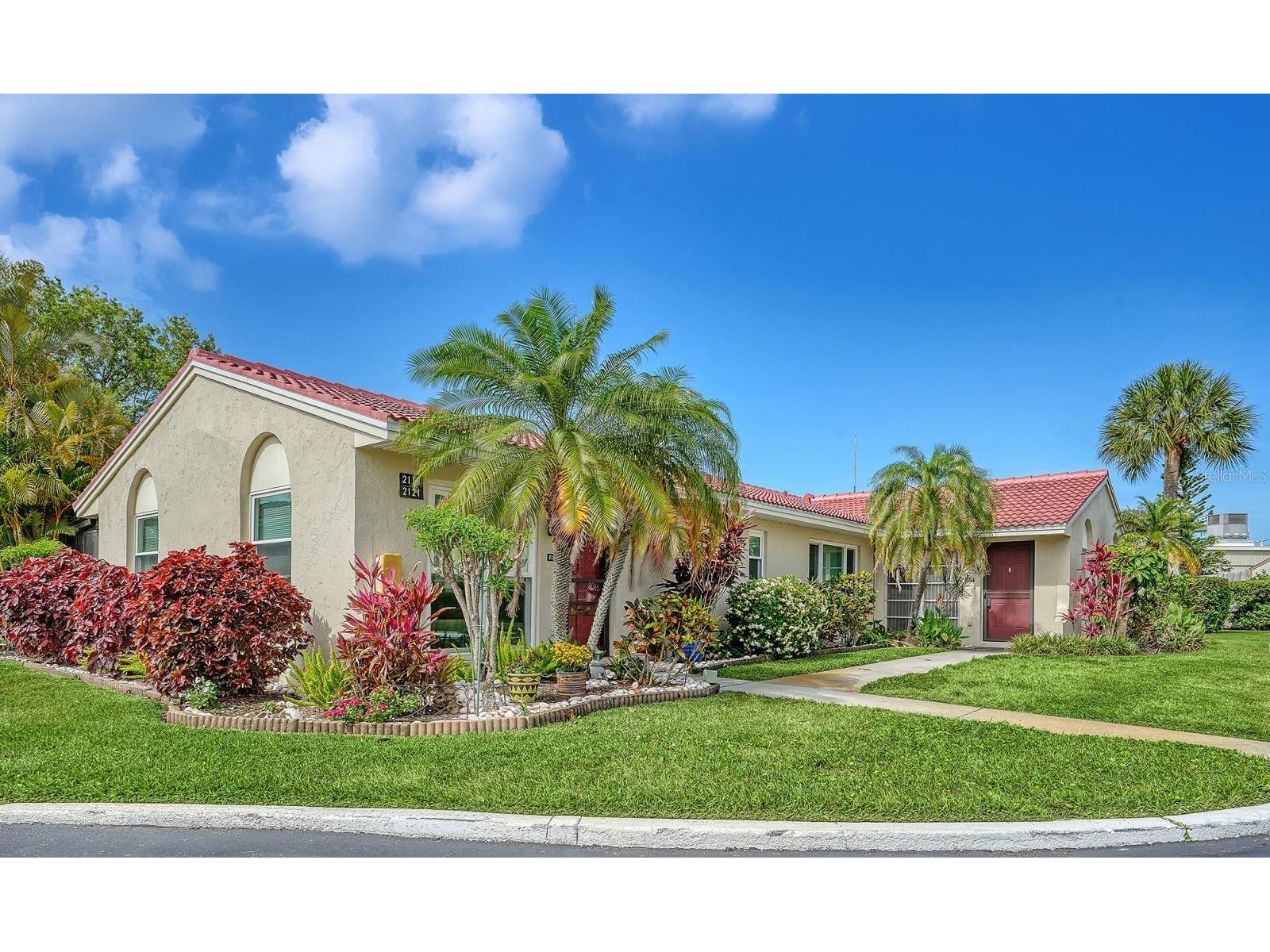 2121 Pueblo Circle #V6 Sarasota FL 34231 A4692375 image1