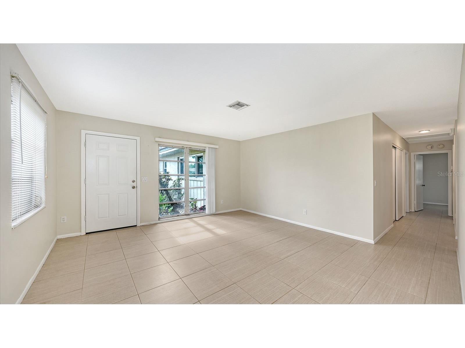 2121 Pueblo Circle #V6 Sarasota FL 34231 A4692375 image10
