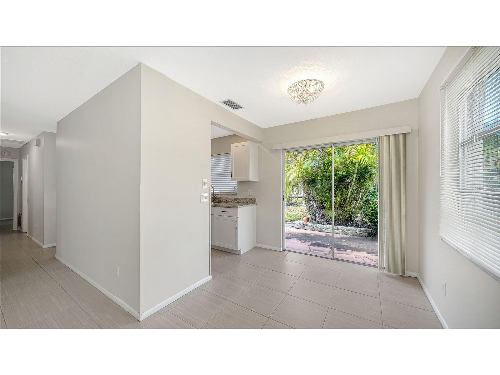 2121 Pueblo Circle #V6 Sarasota FL 34231 A4692375 image12