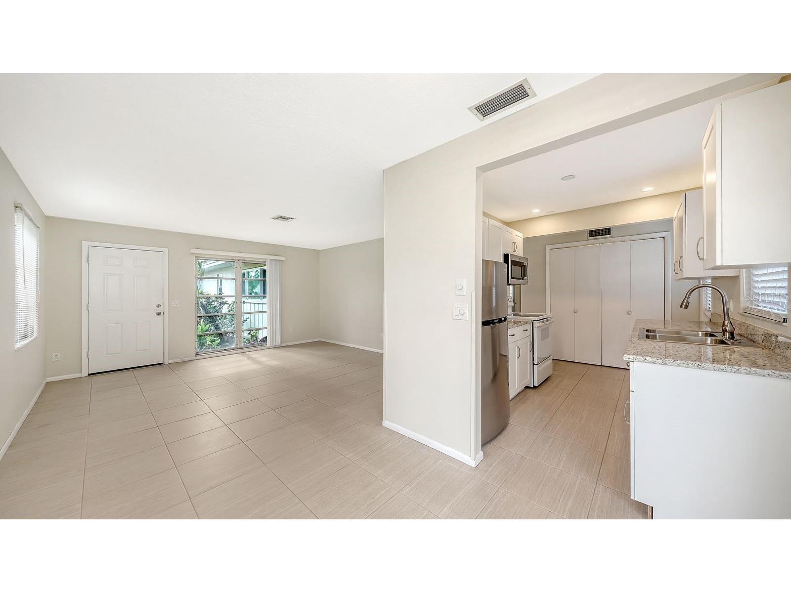 2121 Pueblo Circle #V6 Sarasota FL 34231 A4692375 image13