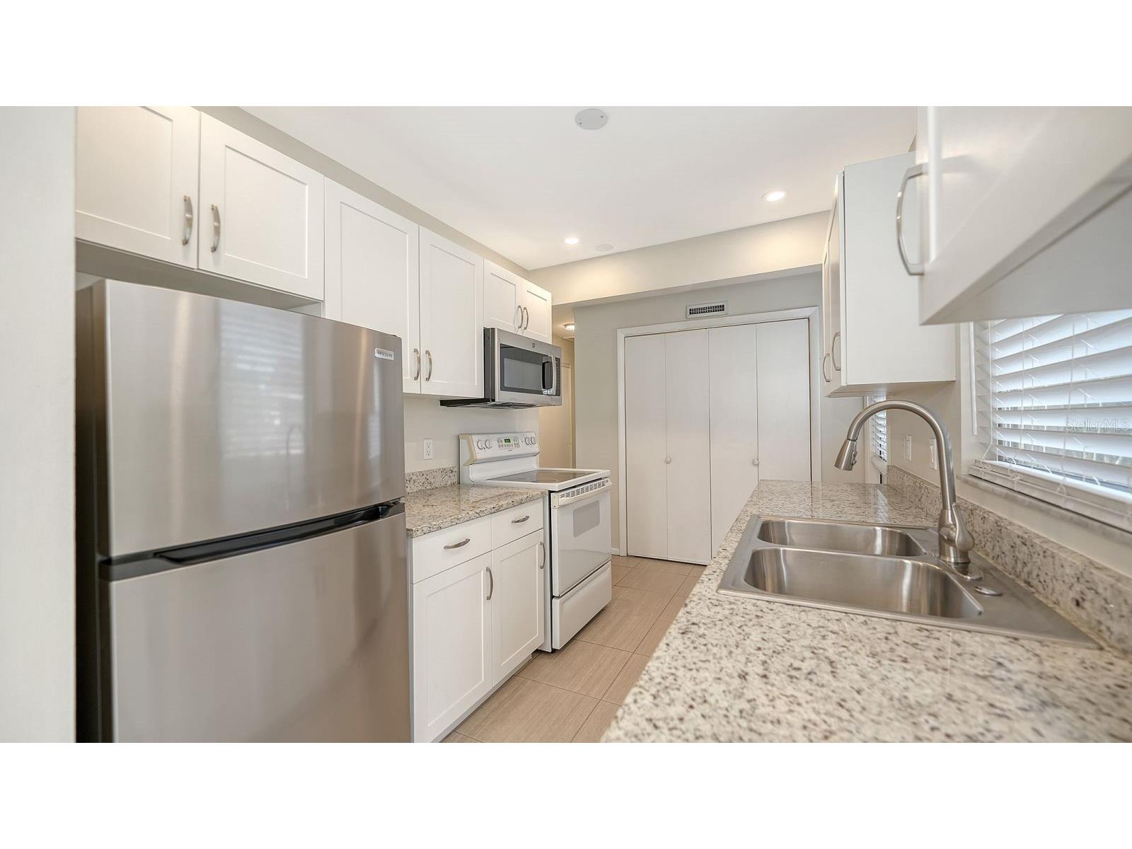 2121 Pueblo Circle #V6 Sarasota FL 34231 A4692375 image15