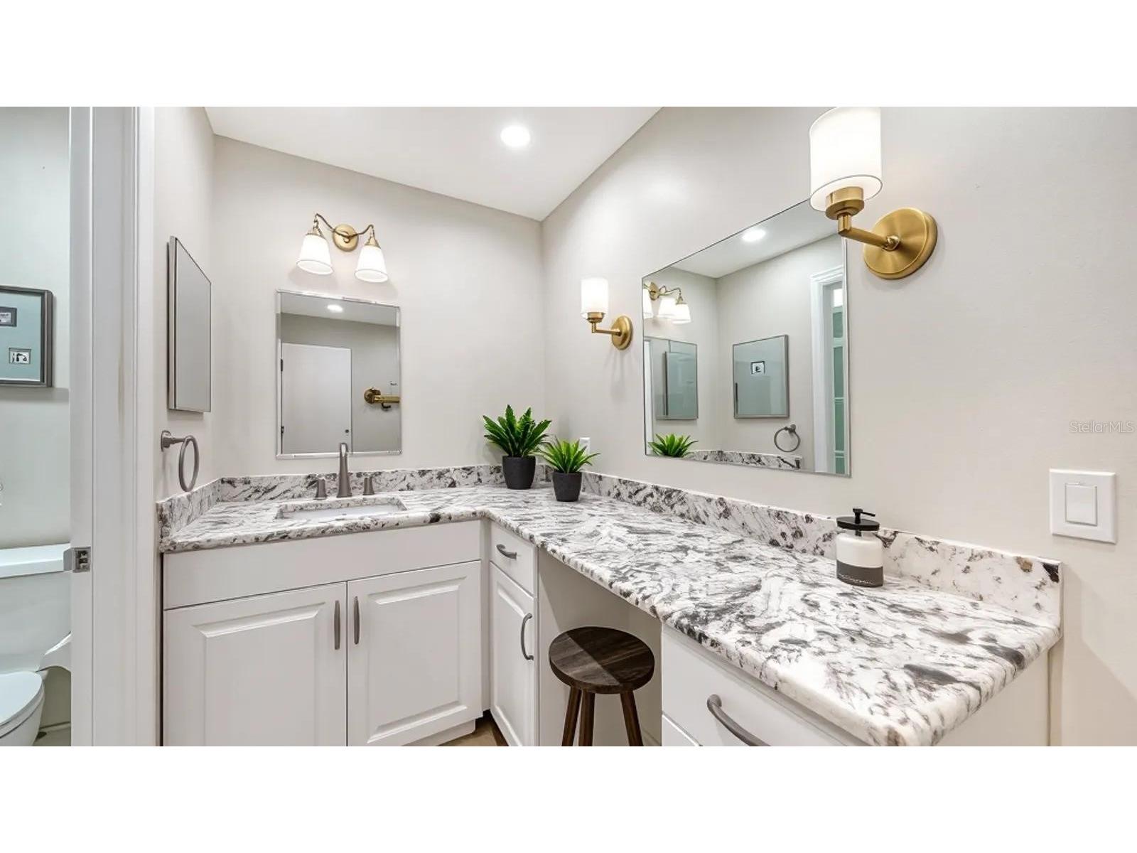 2121 Pueblo Circle #V6 Sarasota FL 34231 A4692375 image24
