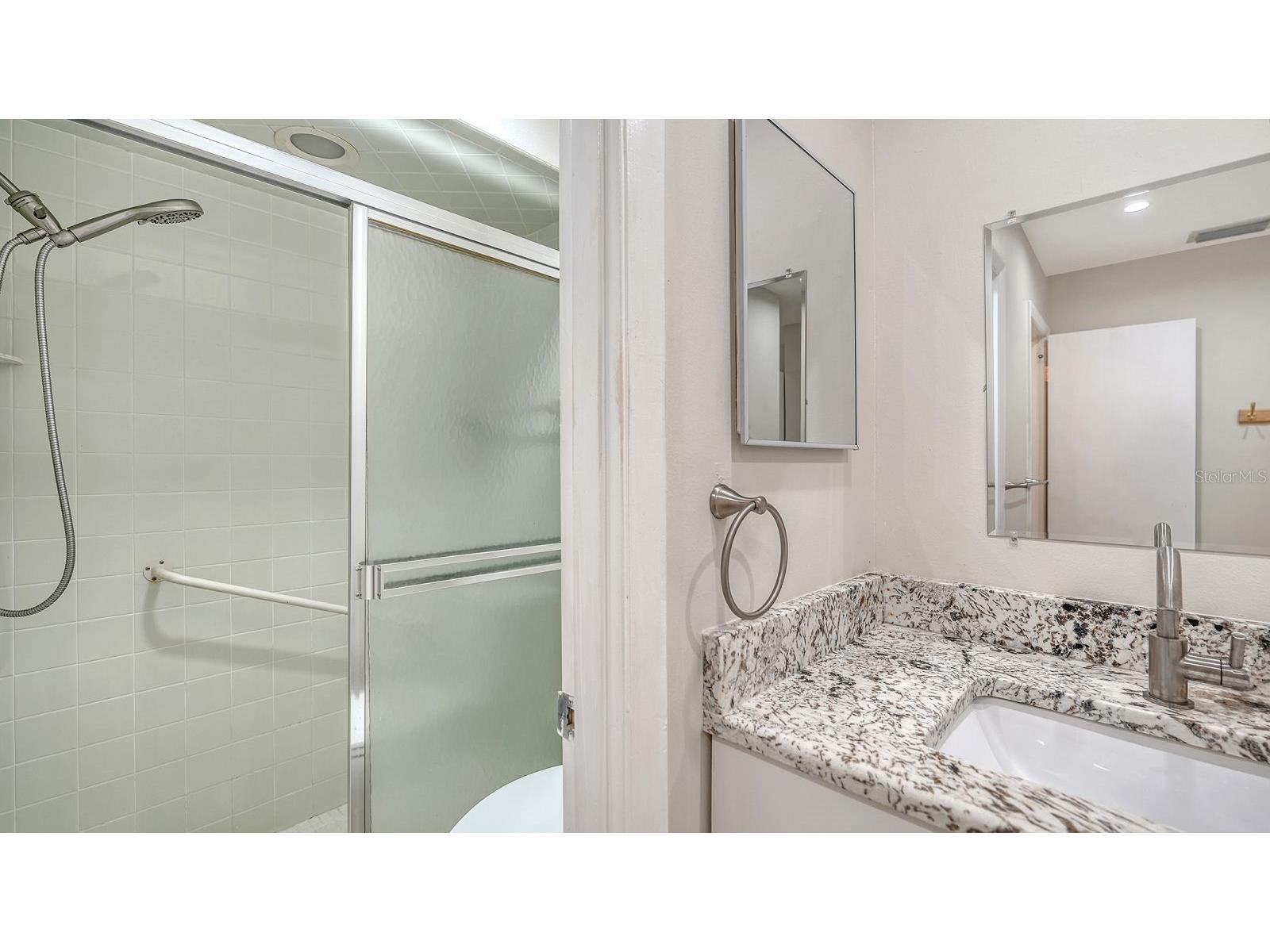 2121 Pueblo Circle #V6 Sarasota FL 34231 A4692375 image26