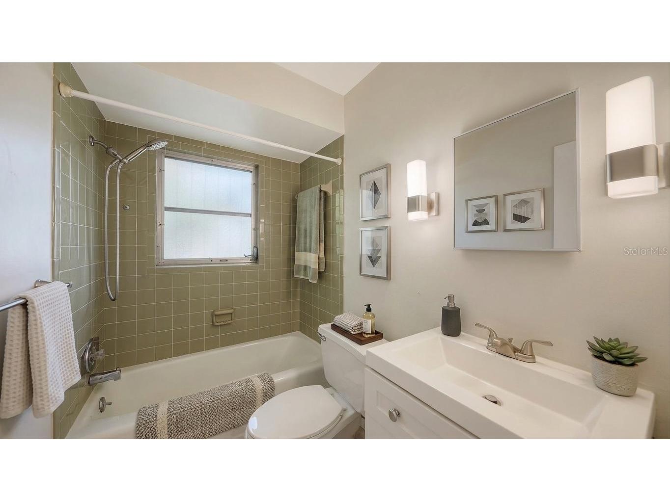 2121 Pueblo Circle #V6 Sarasota FL 34231 A4692375 image34