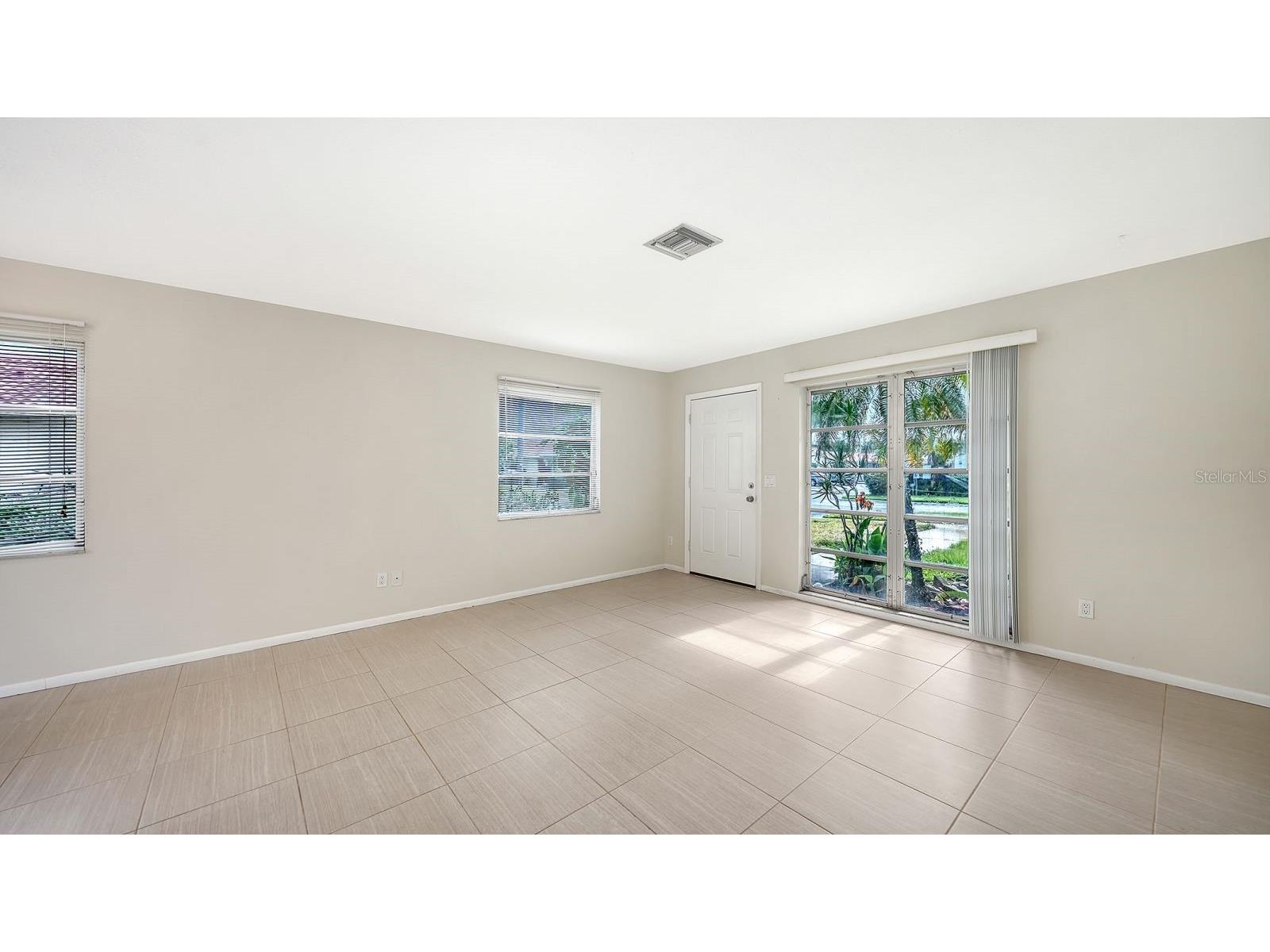 2121 Pueblo Circle #V6 Sarasota FL 34231 A4692375 image8
