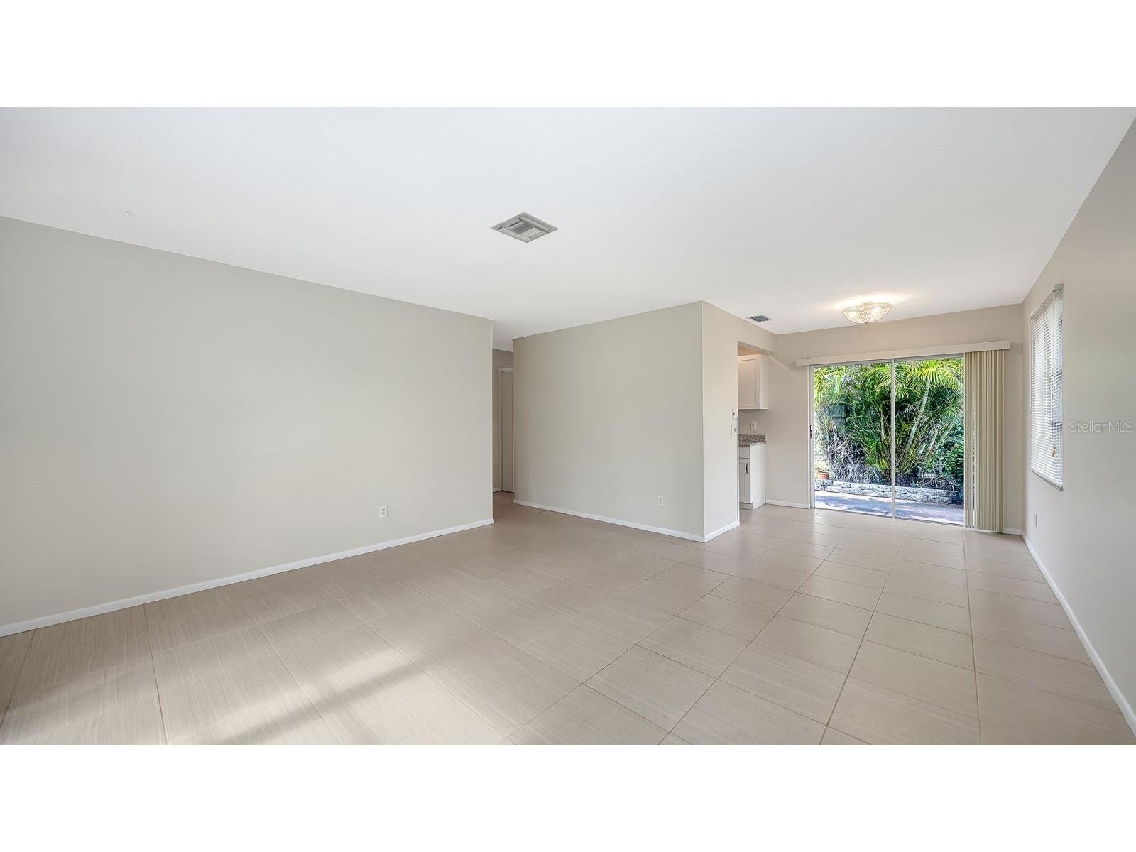 2121 Pueblo Circle #V6 Sarasota FL 34231 A4692375 image9