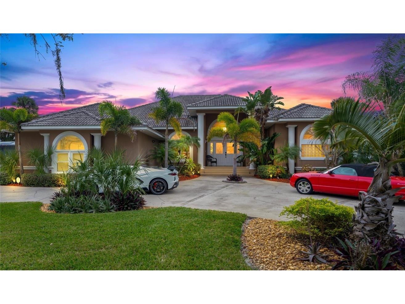 2121 S Palmetto Avenue South Daytona FL 32119 V4934159 image1