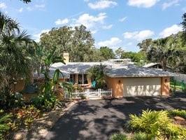 2121 Suzanne Drive Mount Dora FL 32757 - LAKE JOHN G5095259 image1